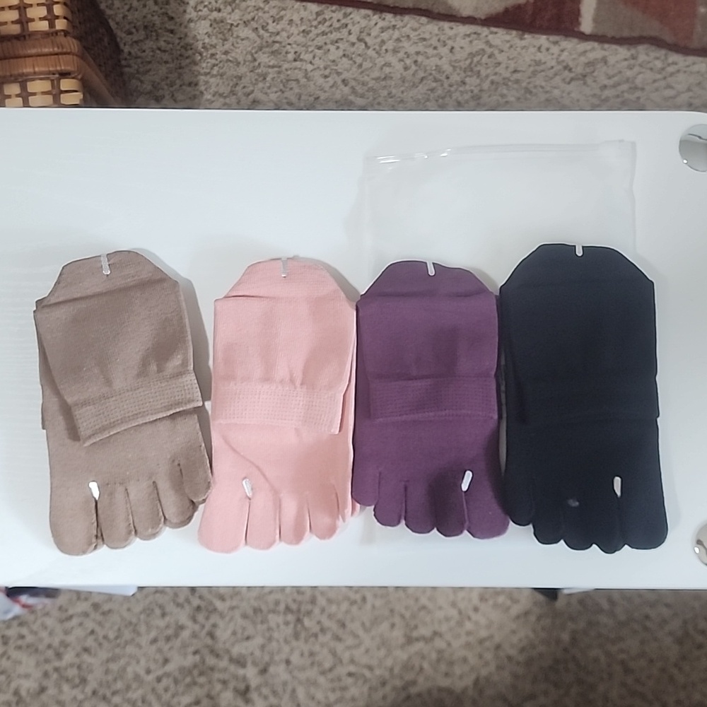 Meaiguo NEW Women's Toe Socks (4 Pack) Never Worn
